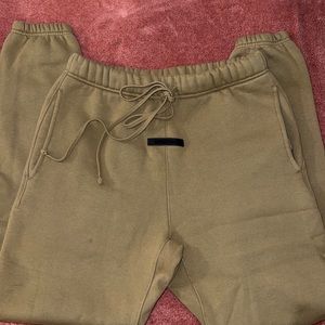 Fear of God Women’s Essentials Sweatpant, Size S